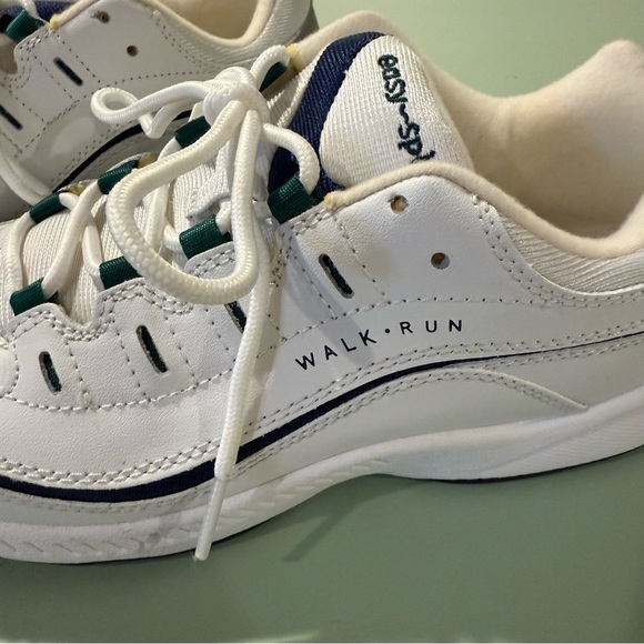 Easy Spirit Romy Walk Run Sneakers White Leather 8.5 Wide - Picture 4 of 9